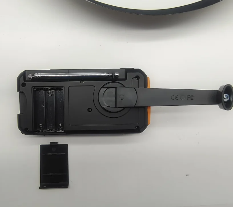 Radio awaryjne DAB+ FM z powerbankiem i głośnikiem - 3